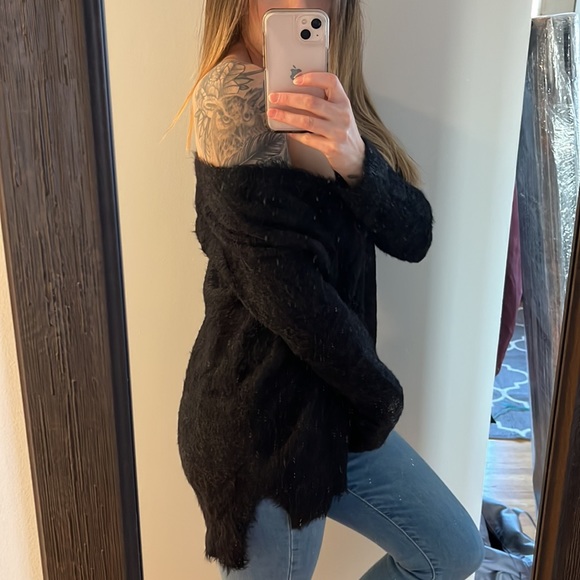 Wearing your heart on your sleeve sweater, medium - Picture 2 of 5